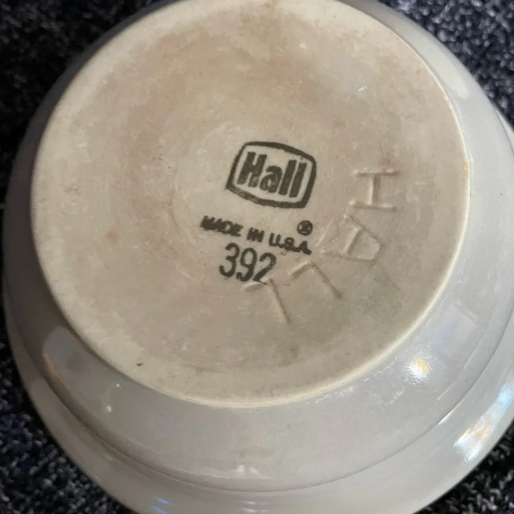 Vintage Hall ‘Haute Canine’ Dog Bowl in Cream 392 & Gray Bowl 395 w Gold Trim